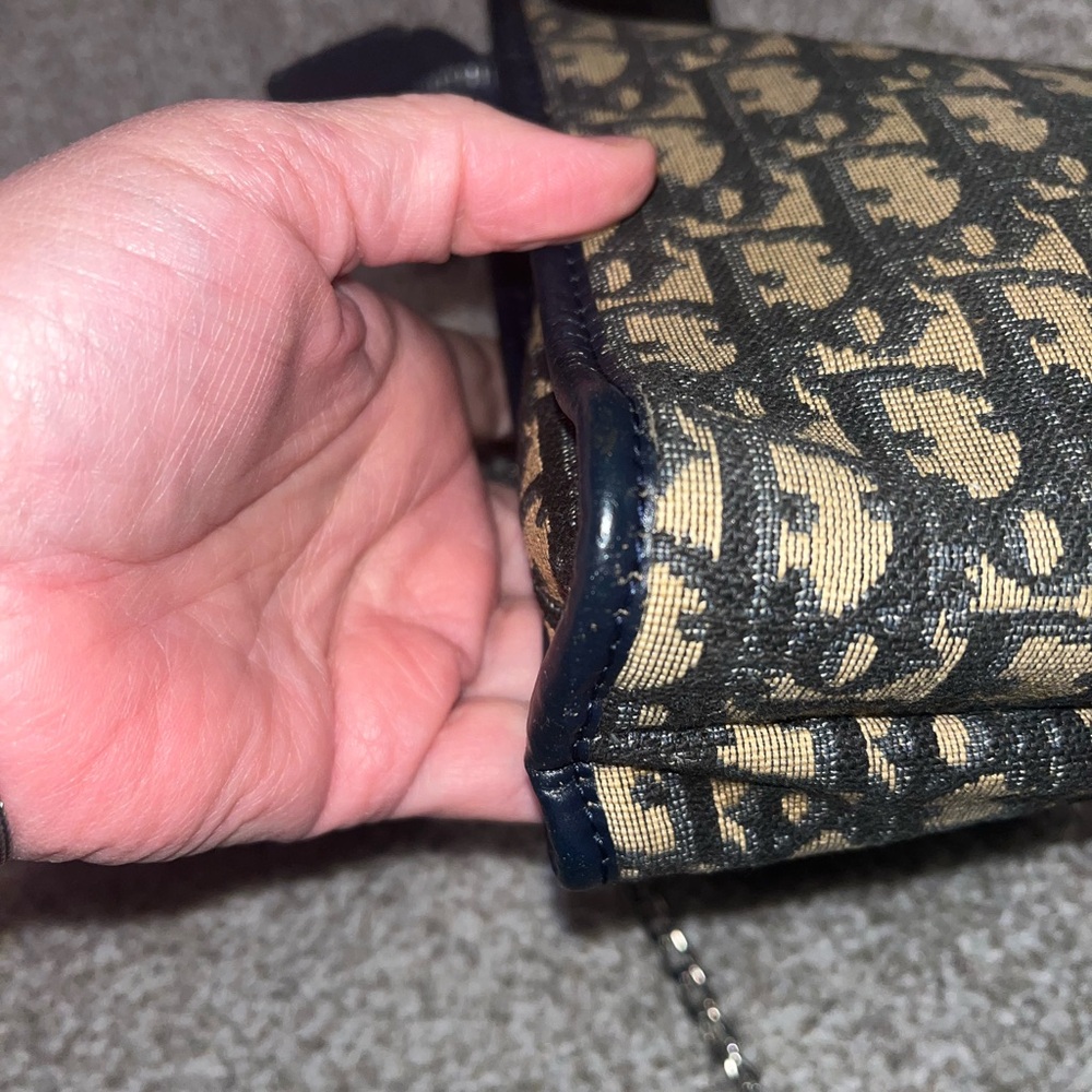This is a vintage Christian Dior clutch/pouch signature navy Oblique monogram - Picture 8 of 14
